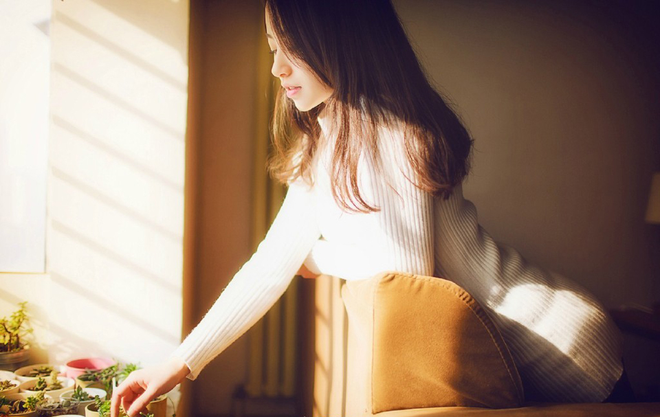 “夫君，那……他是你杀的吗？”鬼使神差的，小乔抬头问了一句。